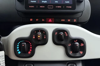 Fiat Panda 1.0 Hybrid Pandina Cross | DEMO | Tot 8 jaar garantie | Airco | Apple Carplay/Android Auto | Bluetooth | Cruise control | DAB+ | Lichtmetalen velgen | Parkeersensoren | Hoge zit / 20