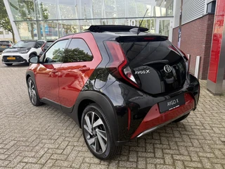 Toyota Aygo X 1.0 VVT-i MT Envy CABRIO KEYLESS PARK-SENSOREN STOELVERWARMING APPLE/ANDROID LM-VELGEN 18" / 4