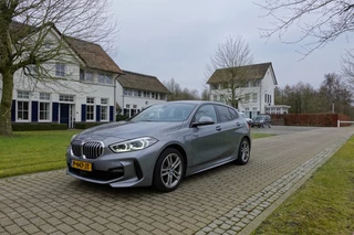 BMW 1 Serie 118i Business Edition M sport  | Camera | CarPlay | Stoelverwarming | Navi | / 10