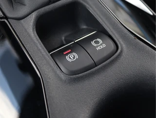 Toyota Corolla Touring Sports 1.8 Hybrid Business  | Navigatie | Stoelverwarming / 48