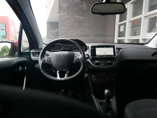 Peugeot 208 1.2 PureTech Signature Cruise| Navi+BT| / 6