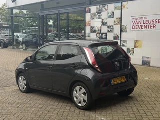 Toyota Aygo 1.0 VVT-i x-play PARKEERCAMERA AIRCO / 2