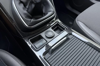 Ford Kuga 1.5 EcoBoost Titanium | Trekhaak | Achteruitrijcamera | Airco | Navigatie | Elektrische achterklep | Cruise control | Start/Stop bediening | Climate control | Parkeersensoren | Lederen/stof interieur | Stuurbediening / 30