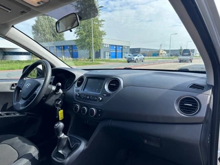 Hyundai i10 1.0I Comfort '' Infotainmentsystem - USB - CC - Elektrische ramen '' / 13