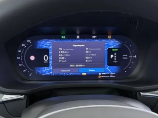 Volvo XC60 2.0 T6 Plug-in hybrid AWD Plus Dark / 35