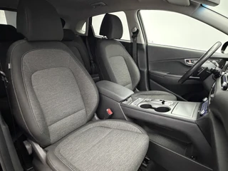 Hyundai Kona EV Fashion 64 kWh 3- Fase SOH 95,3% Warmtepomp | Trekhaak | Camera | Navigatie | Head-Up Display / 11