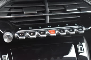 Peugeot 208 1.2 PURETECH ALLURE NAVI + APP CONNECT / ECC / PDC / LED PAKKET / 32
