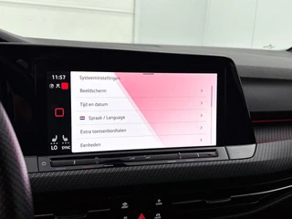 Volkswagen Golf 1.5 eTSI R-Line (2x)| Stoelverwarming | Carplay | Adaptive Cruise | / 24
