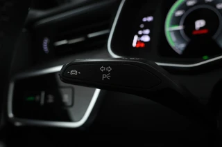 Audi A6 Avant 55 TFSI e quattro Competition S-line  262pk, zwarte hemel s-line stuur climate, / 28