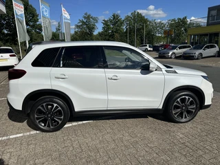 Suzuki Vitara 1.0 Boosterjet Stijl  | Afn. trekhaak | Pano | Keyless | Adapt. Cruise | PDC incl. Camera | Alcantara | Apple/Android / 9