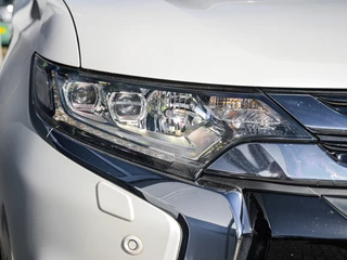 Mitsubishi Outlander 2.0 PHEV instyle | Leder | Xenon | 360 camera | Keyless | Stoelverwarming | PDC v+a / 20