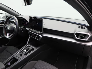 SEAT Leon Sportstourer 1.5 TSi e-Hybrid 204 Pk Automaat FR Business | Trekhaak | Carplay | Virtual Cockpit | Keyless | Adaptive Cruise | Stoel- en Stuurverwarming | 17 Inch / 42