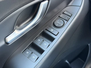 Hyundai i30 Wagon 1.0 T-GDi MHEV Comfort Smart Virtual Camera CarPlay Keyless / 19