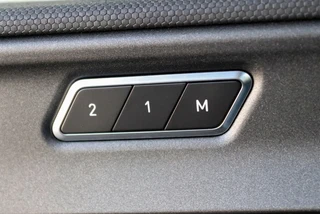 Lynk & Co 01 1.5 PHEV 262PK Stuurverwarming | Pano | Zwarte hemel | 360° Camera / 26