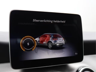 Mercedes-Benz GLA 200 Premium  | Trekhaak | 360 Camera | LED / 41