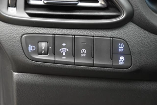 HYUNDAI I30 Wagon 1.0 T-GDI 115pk Comfort I Navi + Camera / 18