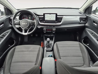 Kia Stonic 1.0 T-GDi MHEV DynamicPlusLine | Cruise Control | Climate Control | Navigatie | LM Velgen | Camera | Privacy Glass | / 17