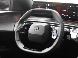 Peugeot 3008 1.2 Hybrid 136 GT | Demo | Stoel en stuurverwarming | Led | Navigatie | Achteruitrijcamera | Keyless entry en start | Parkeersensoren voor en achter | Climate control | Adaptive cruise control / 15