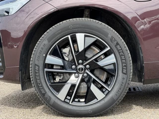 Volvo XC60 2.0 T8 Plug-in hybrid AWD Ultra Dark / 47