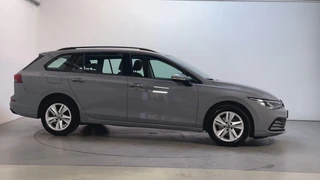 Volkswagen Golf Variant 1.0 TSI 110pk Golf Trekhaak Parkeersensoren Stoelverwarming / 12