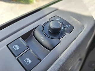 Volkswagen e-Transporter Kombi L2 64 kWh 9p (46950 incl btw,Camera,Pomp,Achterdeuren) / 18