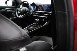 Alfa Romeo Tonale 1.5T Hybrid Edizione Speciale | LEDER / WINTER- PACK | STOELVENTILATIE | STUURVERWARMING | HARMAN  KARDON | 19" / 15