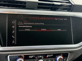 Audi Q3 35 TFSI Advanced edition  | Automaat | LED | Sportstoelen | DAB | Navi | Bluetooth | Stoelverwarming | Virtual Cockpit / 41