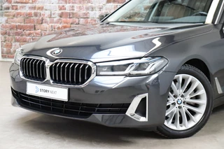BMW 5 Serie Touring 520i High Executive Luxury Line Automaat  / Live Cockpit Professional / Laser Light / Cruise Control / Achteruitrijcamera / Stoelverwarming / Climate Control / Comfort Stoelen / Parking Assistant / 18 Inch / 2