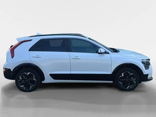 Kia Niro EV Edition Advanced 64.8 kWh | Camera | Keyless | Navi | Stoel + Stuurverwarming | Blindspot | Apple Carplay | Android Auto | Fabrieksgarantie t/m 03-2031 + 3 jaar verlengd tot 03-2034 | / 7