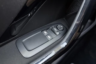 Peugeot 208 1.2 PureTech Active | Apple carplay/Android auto | Automaat | Airco | Cruise control | Stuurwiel multifunctioneel | / 17