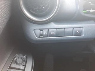 Toyota C-HR 1.8 Hybrid 140 Dynamic BLIND-SPOT APPLE/ANDROID NAVI KEYLESS PARK-SENSOREN LM-VELGEN AD-CRUISE CAMERA / 17
