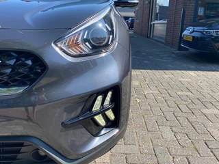 Kia Niro 1.6 GDi Hybrid ExecutiveLine  Half leer/Airco-Ecc/Navi/Alu wielen/Led verl/ nieuw model / 6