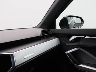 Audi Q3 45 TFSi 245 Pk e Business Edition | Cruise Control | Climatronic | Navigatie | CarPlay | 18 Inch | 160.524 Km !! / 33
