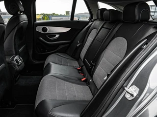 Mercedes-Benz C-klasse Estate 180 Premium | LED | Trekhaak | Camera | Apple CarPlay/Android Auto | Stoelverwarming | Dodehoekdetectie | Dealeronderhouden / 13