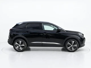 Peugeot 3008 1.2 PureTech Allure / 5