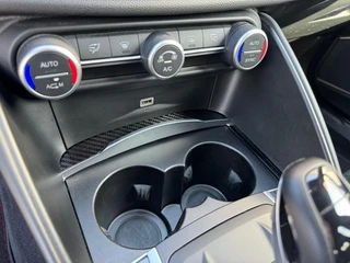 Alfa Romeo Giulia 2.9 V6 QUADRIFOGLIO Carbon pakket Sparco kuipstoelen Carplay Perfect onderhouden! / 55