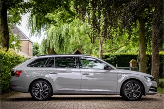 Škoda Superb Combi 1.4 TSI iV Sportline Business  Panorama Matrix ACC 360 Camera / 16