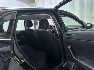 Volkswagen Polo 1.0 TSI Life Business Camera Stoelverwarming Navigatie DAB+ App-Connect / 18