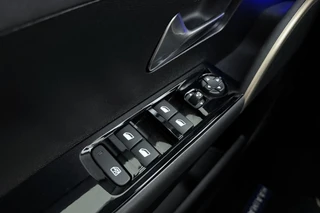 Lancia Ypsilon 1.2 Turbo Hybrid LX / 18