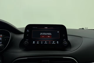 Fiat Tipo Stationwagon Cross 1.5 Hybrid Automaat | Navigatie | Trekhaak | Climate control | Keyless | Dakrails | Camera | Parkeersensoren / 25
