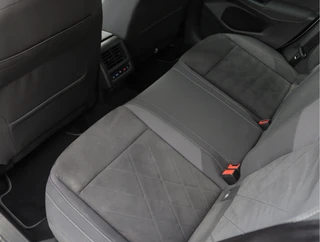 Volkswagen Golf 1.5 eTSI  | Pano | IQ.light | Winter pakket | Org. NL / 27