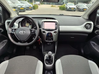 Toyota Aygo 1.0 VVT-i X-WAVE CABRIO / 9