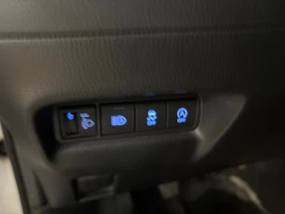 Toyota Aygo X 1.0 VVT-i MT first / apple /stoelverw /cruisec /camera/pdc/clima/boeken / 26