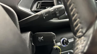 Peugeot 308 SW 1.2 PureTech Blue Lease Executive PANO CARPLAY NAVI. / 28