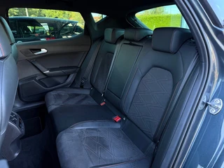 SEAT Leon 1.4 TSI eHybrid PHEV FR 204PK Trekhaak Camera Carplay ACC / 18