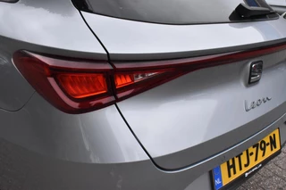 SEAT Leon Sportstourer 1.5 eTSI Style Automaat | Navigatie | Cruise | Cupra Velgen | 12 mnd BOVAG garantie | Whatsapp 06-53188999 / 17