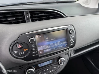 Toyota Yaris 1.5 Hybrid Dynamic / Invalide Auto / Cam / Navi / 22