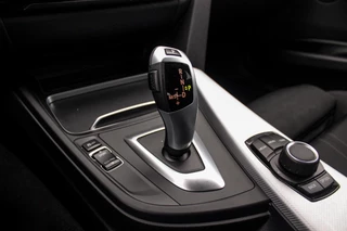 BMW 3-serie Touring 320i F31 M Sport Edition | M-pakket | 2e eigenaar | 18 inch | LED | Automaat | PDC | Cruise-control | Climate-control | 4 cilinder | 184 pk | Origineel / 28