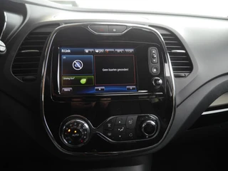Renault Captur 0.9 TCe Xmod | Lederen bekleding | Stoelverwarming | Trekhaak | Keyless entry en start | Climate control | Navigatie | Extra getint glas | Regensensor / 24