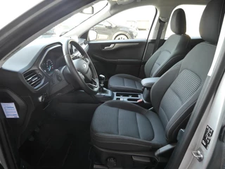 Ford Kuga 2.0 TDCi Titanium | Diesel | Trekhaak | 1900KG trekgewicht | Keyless entry en start | Lichtmetalen velgen | Navigatie | Climate control | Parkeersensoren achter / 9